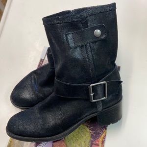 DKNYC Black leather boots Sz 6
